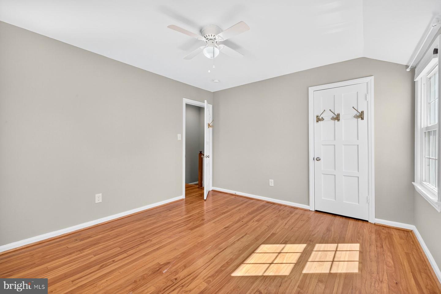 2706 FARMINGTON DR, ALEXANDRIA, Virginia 22303, 2 Bedrooms Bedrooms, ,2 BathroomsBathrooms,Residential,For sale,2706 FARMINGTON DR,VAFX2274130 MLS # VAFX2274130