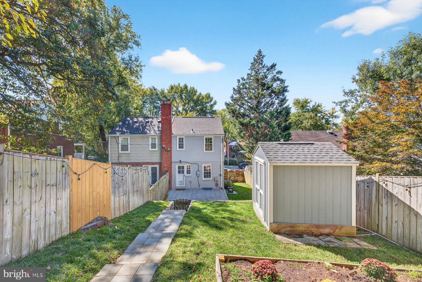 2706 FARMINGTON DR, ALEXANDRIA, Virginia 22303, 2 Bedrooms Bedrooms, ,2 BathroomsBathrooms,Residential,For sale,2706 FARMINGTON DR,VAFX2274130 MLS # VAFX2274130