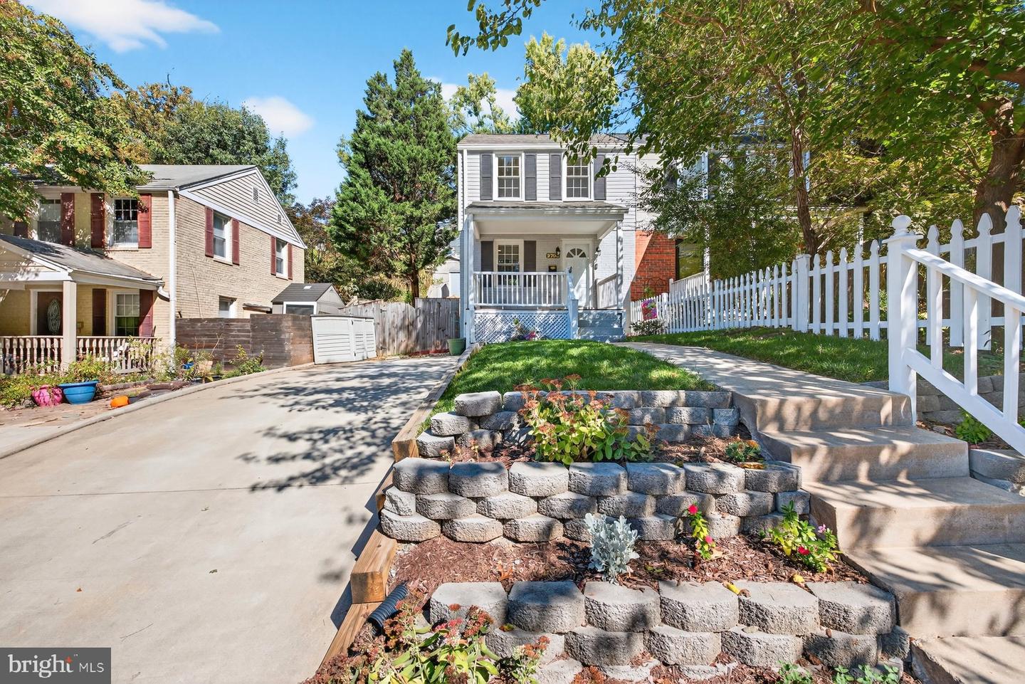 2706 FARMINGTON DR, ALEXANDRIA, Virginia 22303, 2 Bedrooms Bedrooms, ,2 BathroomsBathrooms,Residential,For sale,2706 FARMINGTON DR,VAFX2274130 MLS # VAFX2274130