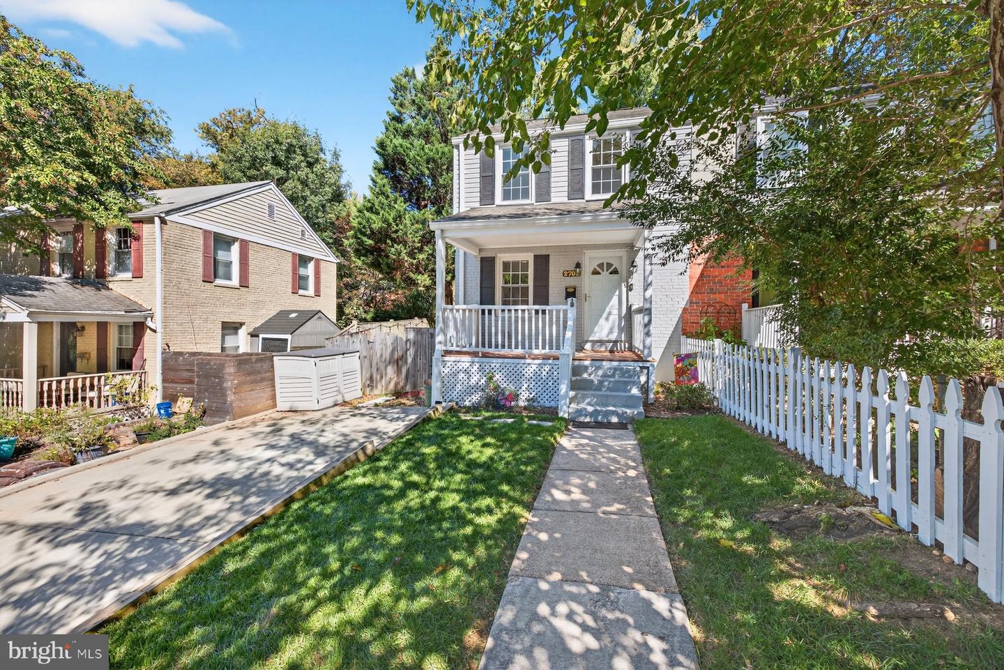 2706 FARMINGTON DR, ALEXANDRIA, Virginia 22303, 2 Bedrooms Bedrooms, ,2 BathroomsBathrooms,Residential,For sale,2706 FARMINGTON DR,VAFX2274130 MLS # VAFX2274130