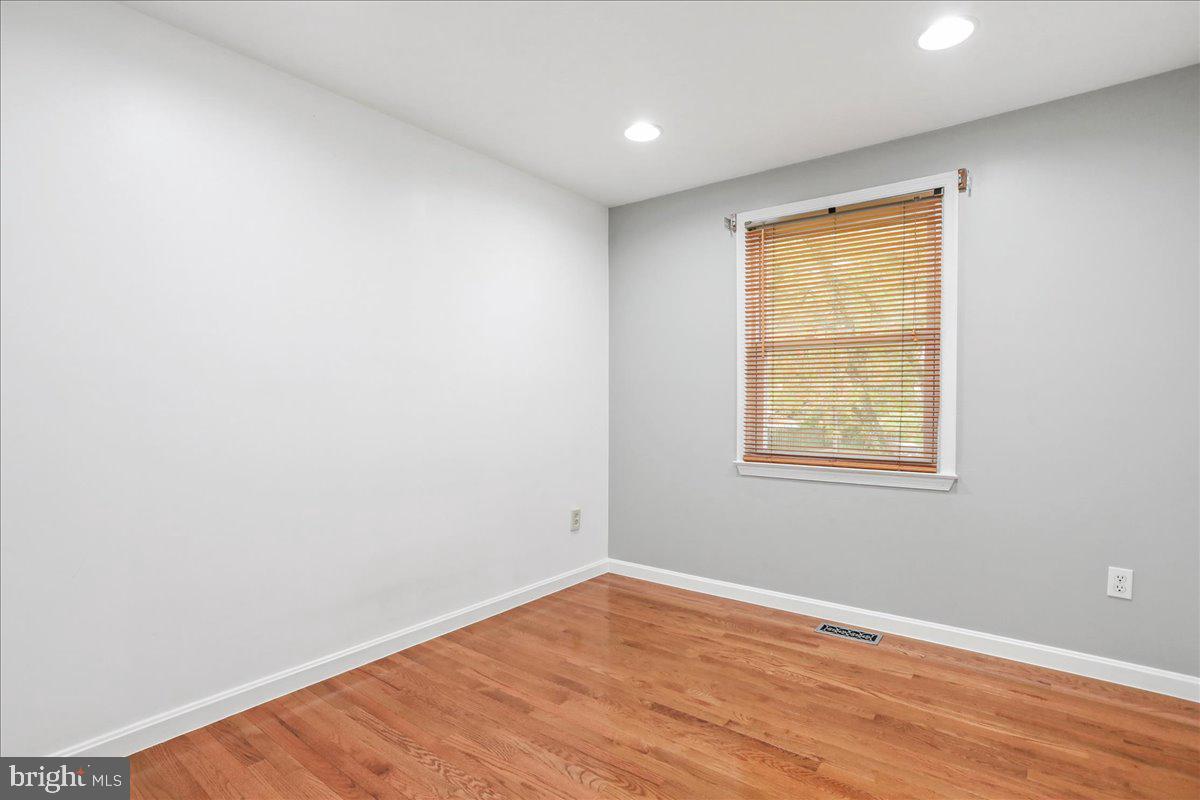 2653 FANIEUL HALL CT, HERNDON, Virginia 20171, 3 Bedrooms Bedrooms, ,2 BathroomsBathrooms,Residential,For sale,2653 FANIEUL HALL CT,VAFX2274156 MLS # VAFX2274156