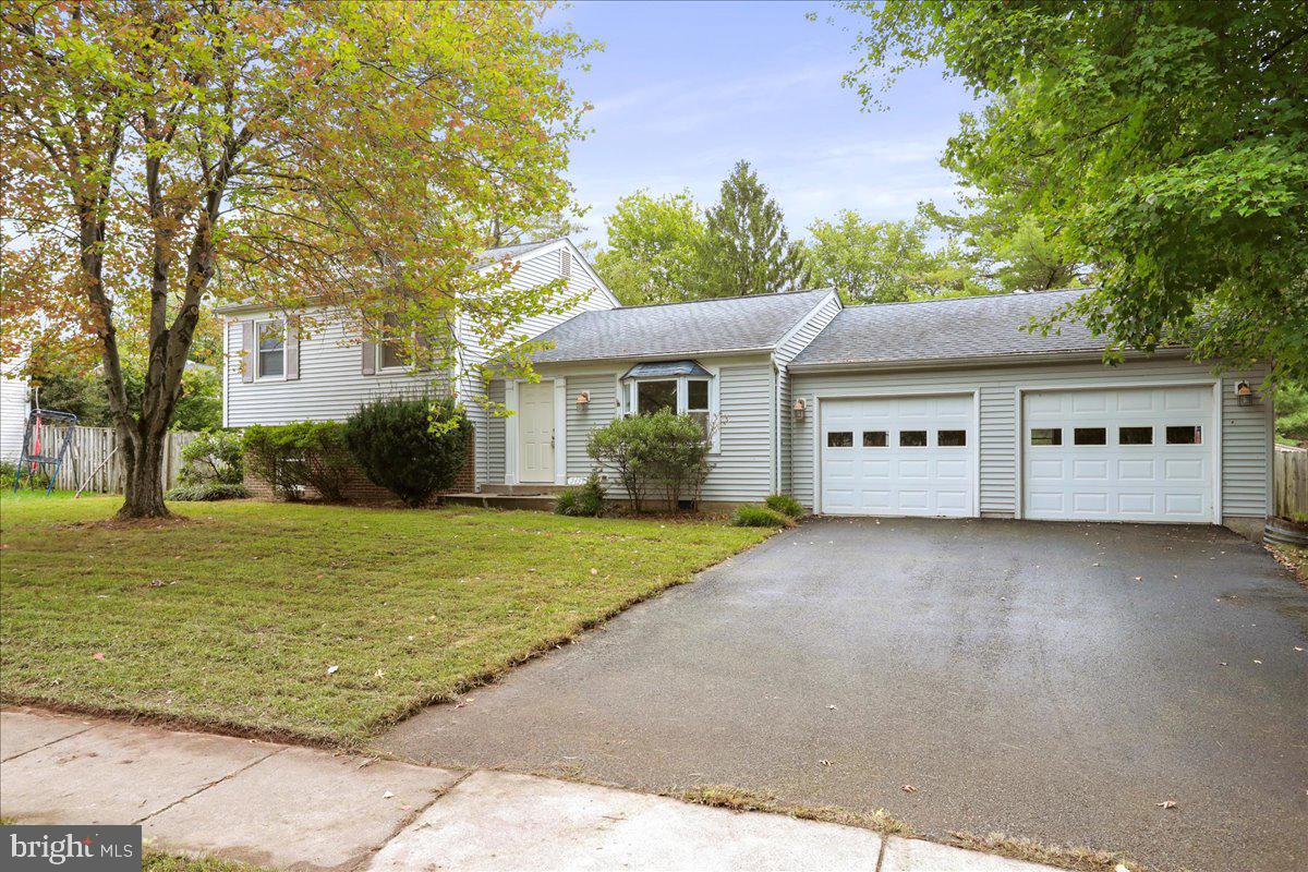 2653 FANIEUL HALL CT, HERNDON, Virginia 20171, 3 Bedrooms Bedrooms, ,2 BathroomsBathrooms,Residential,For sale,2653 FANIEUL HALL CT,VAFX2274156 MLS # VAFX2274156
