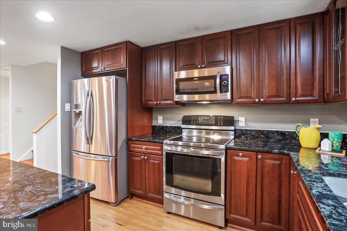 2653 FANIEUL HALL CT, HERNDON, Virginia 20171, 3 Bedrooms Bedrooms, ,2 BathroomsBathrooms,Residential,For sale,2653 FANIEUL HALL CT,VAFX2274156 MLS # VAFX2274156