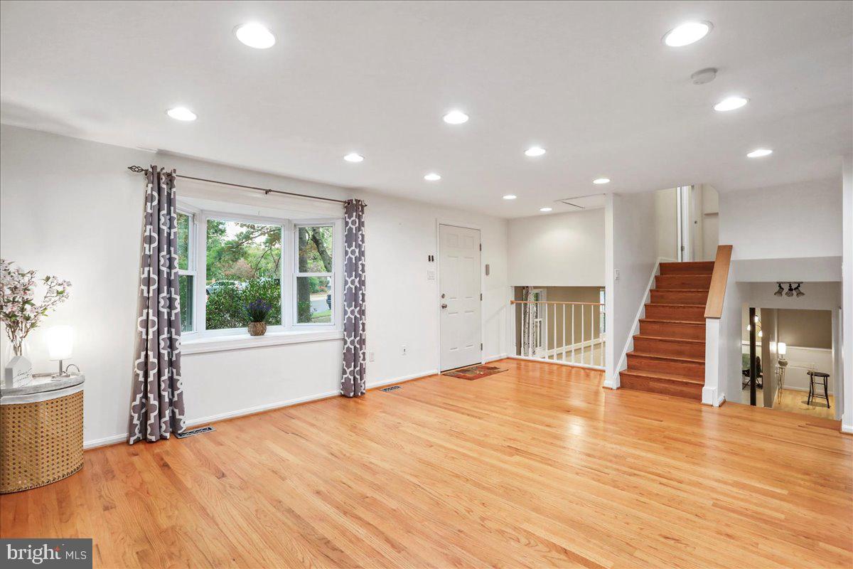 2653 FANIEUL HALL CT, HERNDON, Virginia 20171, 3 Bedrooms Bedrooms, ,2 BathroomsBathrooms,Residential,For sale,2653 FANIEUL HALL CT,VAFX2274156 MLS # VAFX2274156