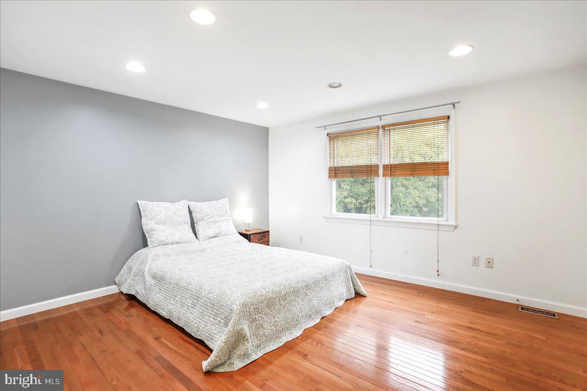 2653 FANIEUL HALL CT, HERNDON, Virginia 20171, 3 Bedrooms Bedrooms, ,2 BathroomsBathrooms,Residential,For sale,2653 FANIEUL HALL CT,VAFX2274156 MLS # VAFX2274156