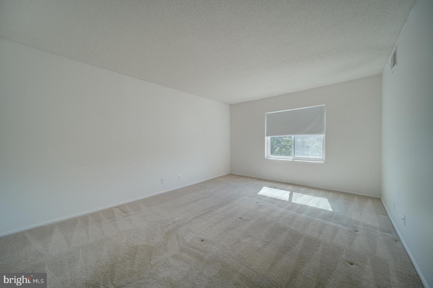 8380 GREENSBORO DR #319, MCLEAN, Virginia 22102, 2 Bedrooms Bedrooms, ,2 BathroomsBathrooms,Residential,For sale,8380 GREENSBORO DR #319,VAFX2274176 MLS # VAFX2274176