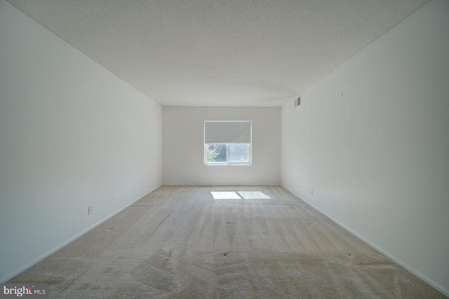 8380 GREENSBORO DR #319, MCLEAN, Virginia 22102, 2 Bedrooms Bedrooms, ,2 BathroomsBathrooms,Residential,For sale,8380 GREENSBORO DR #319,VAFX2274176 MLS # VAFX2274176