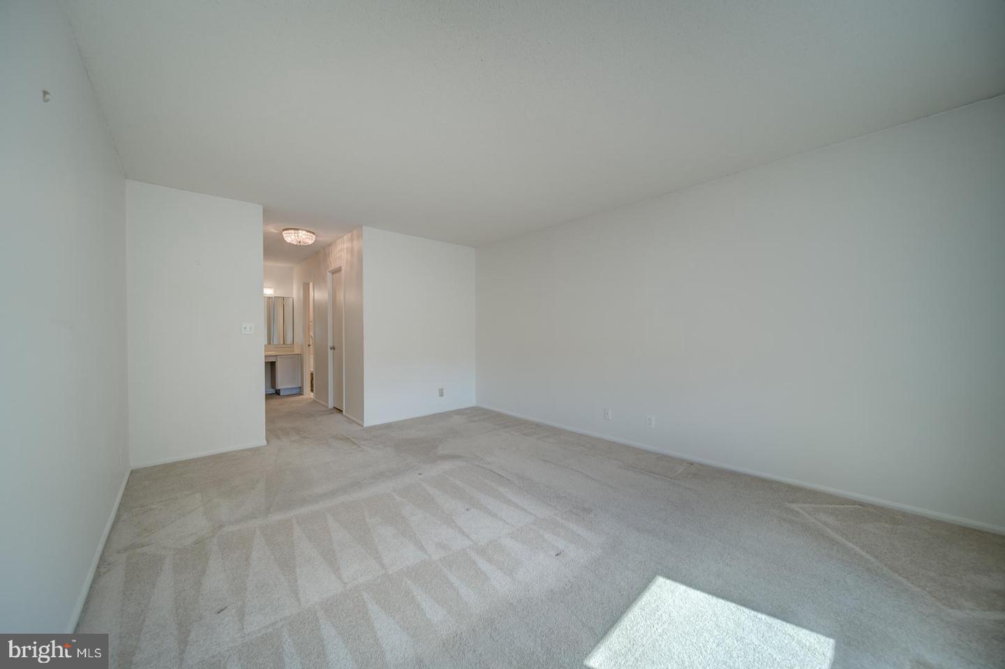 8380 GREENSBORO DR #319, MCLEAN, Virginia 22102, 2 Bedrooms Bedrooms, ,2 BathroomsBathrooms,Residential,For sale,8380 GREENSBORO DR #319,VAFX2274176 MLS # VAFX2274176