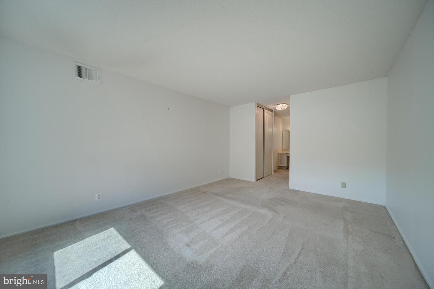 8380 GREENSBORO DR #319, MCLEAN, Virginia 22102, 2 Bedrooms Bedrooms, ,2 BathroomsBathrooms,Residential,For sale,8380 GREENSBORO DR #319,VAFX2274176 MLS # VAFX2274176