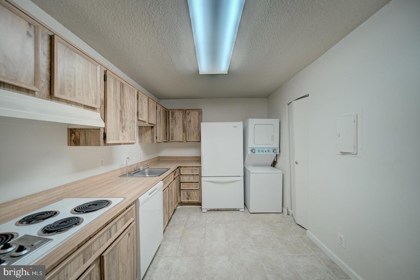 8380 GREENSBORO DR #319, MCLEAN, Virginia 22102, 2 Bedrooms Bedrooms, ,2 BathroomsBathrooms,Residential,For sale,8380 GREENSBORO DR #319,VAFX2274176 MLS # VAFX2274176