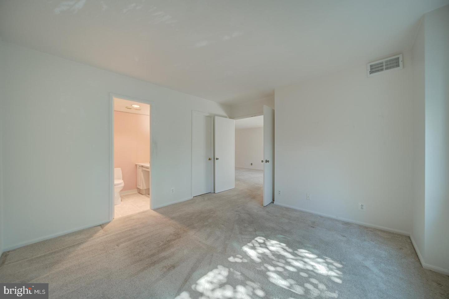 8380 GREENSBORO DR #319, MCLEAN, Virginia 22102, 2 Bedrooms Bedrooms, ,2 BathroomsBathrooms,Residential,For sale,8380 GREENSBORO DR #319,VAFX2274176 MLS # VAFX2274176