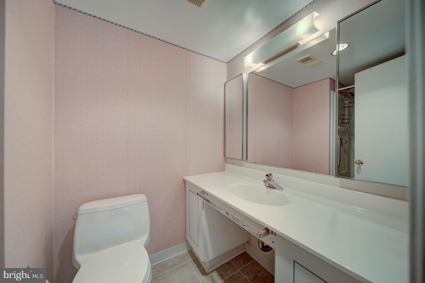 8380 GREENSBORO DR #319, MCLEAN, Virginia 22102, 2 Bedrooms Bedrooms, ,2 BathroomsBathrooms,Residential,For sale,8380 GREENSBORO DR #319,VAFX2274176 MLS # VAFX2274176