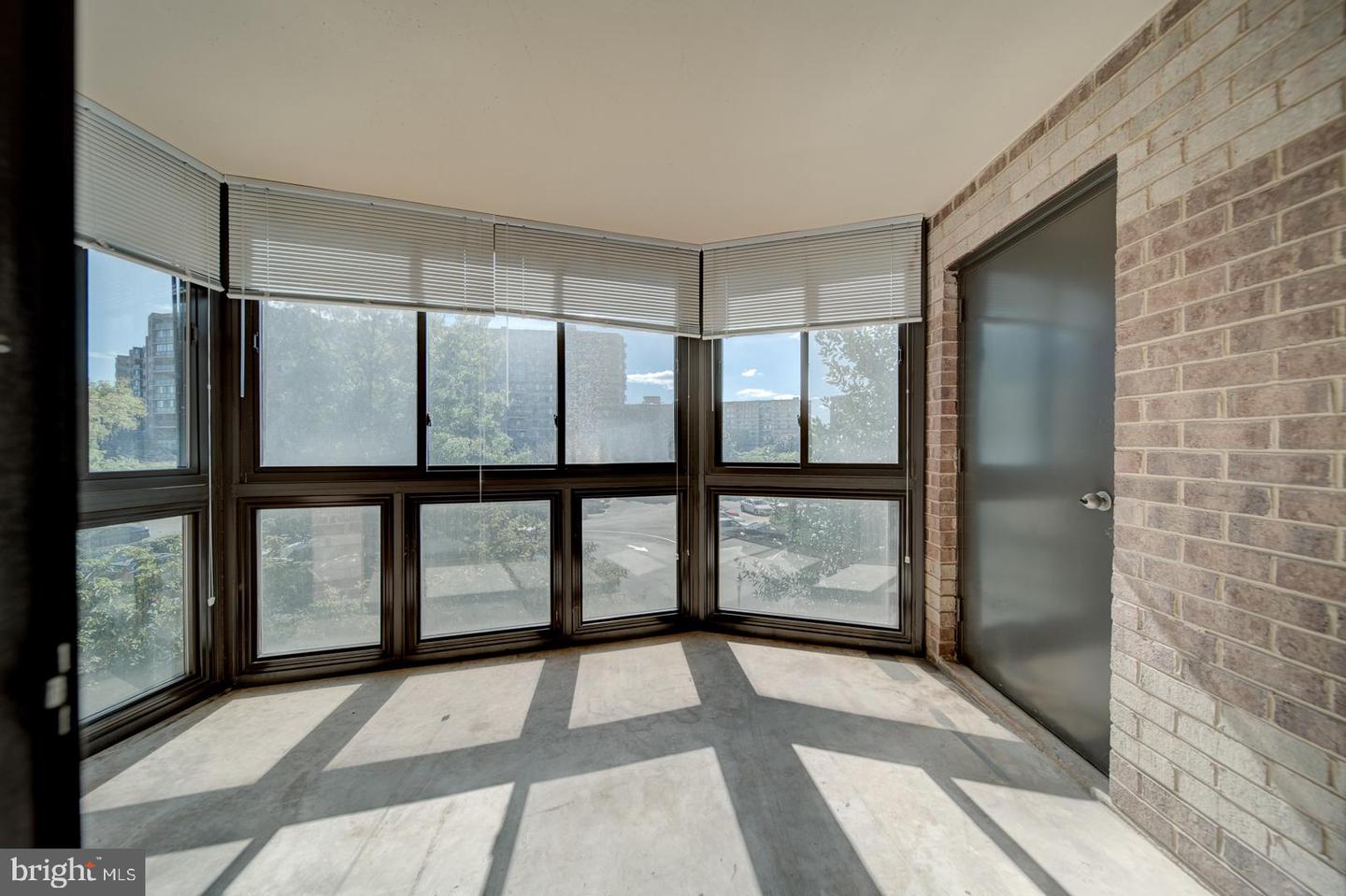 8380 GREENSBORO DR #319, MCLEAN, Virginia 22102, 2 Bedrooms Bedrooms, ,2 BathroomsBathrooms,Residential,For sale,8380 GREENSBORO DR #319,VAFX2274176 MLS # VAFX2274176