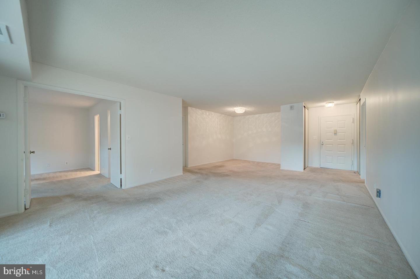 8380 GREENSBORO DR #319, MCLEAN, Virginia 22102, 2 Bedrooms Bedrooms, ,2 BathroomsBathrooms,Residential,For sale,8380 GREENSBORO DR #319,VAFX2274176 MLS # VAFX2274176
