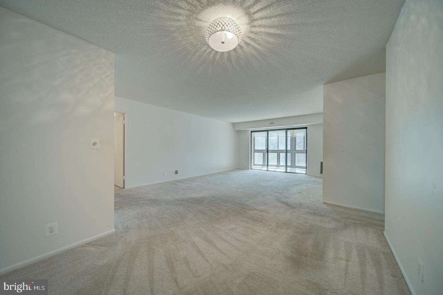 8380 GREENSBORO DR #319, MCLEAN, Virginia 22102, 2 Bedrooms Bedrooms, ,2 BathroomsBathrooms,Residential,For sale,8380 GREENSBORO DR #319,VAFX2274176 MLS # VAFX2274176