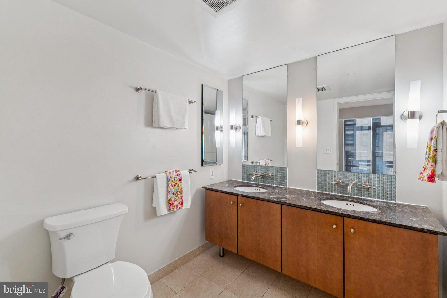 1025 1ST ST SE #713, WASHINGTON, District Of Columbia 20003, 2 Bedrooms Bedrooms, 5 Rooms Rooms,2 BathroomsBathrooms,Residential,For sale,1025 1ST ST SE #713,DCDC2226920 MLS # DCDC2226920