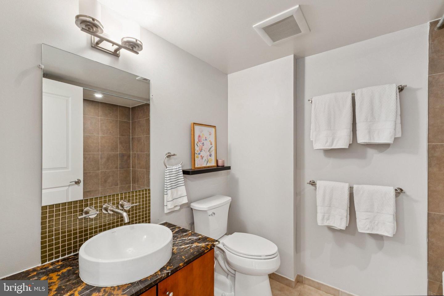 1025 1ST ST SE #713, WASHINGTON, District Of Columbia 20003, 2 Bedrooms Bedrooms, 5 Rooms Rooms,2 BathroomsBathrooms,Residential,For sale,1025 1ST ST SE #713,DCDC2226920 MLS # DCDC2226920