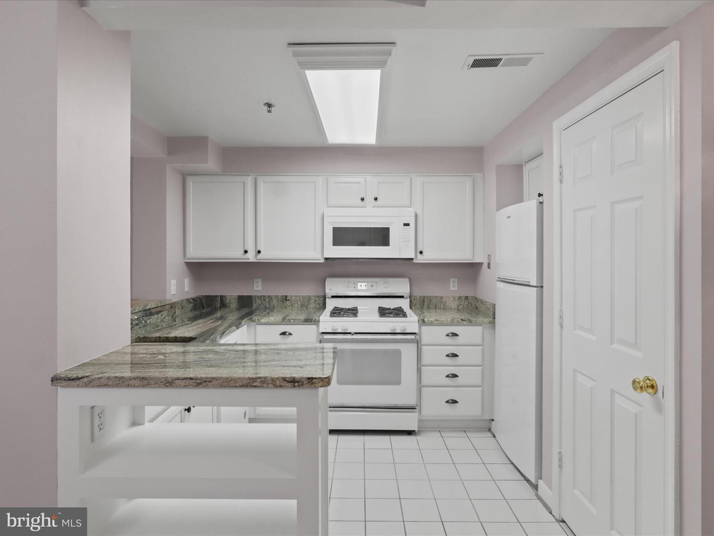 1050 N TAYLOR ST #1-407, ARLINGTON, Virginia 22201, 2 Bedrooms Bedrooms, ,1 BathroomBathrooms,Residential,For sale,1050 N TAYLOR ST #1-407,VAAR2064874 MLS # VAAR2064874