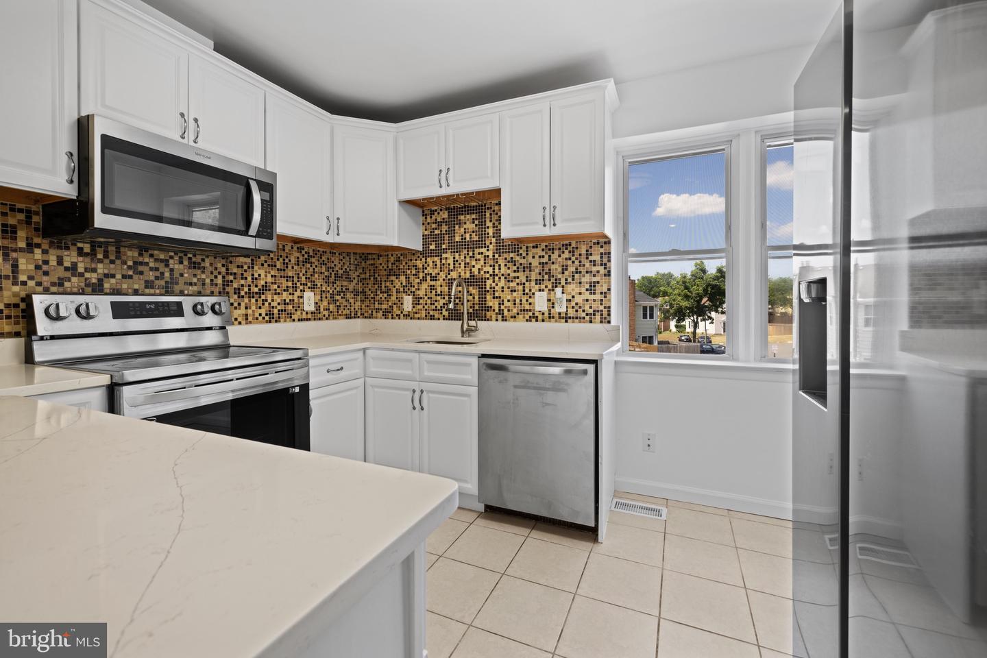 13807 SAUTERNE WAY, CHANTILLY, Virginia 20151, 2 Bedrooms Bedrooms, ,2 BathroomsBathrooms,Residential,For sale,13807 SAUTERNE WAY,VAFX2274198 MLS # VAFX2274198