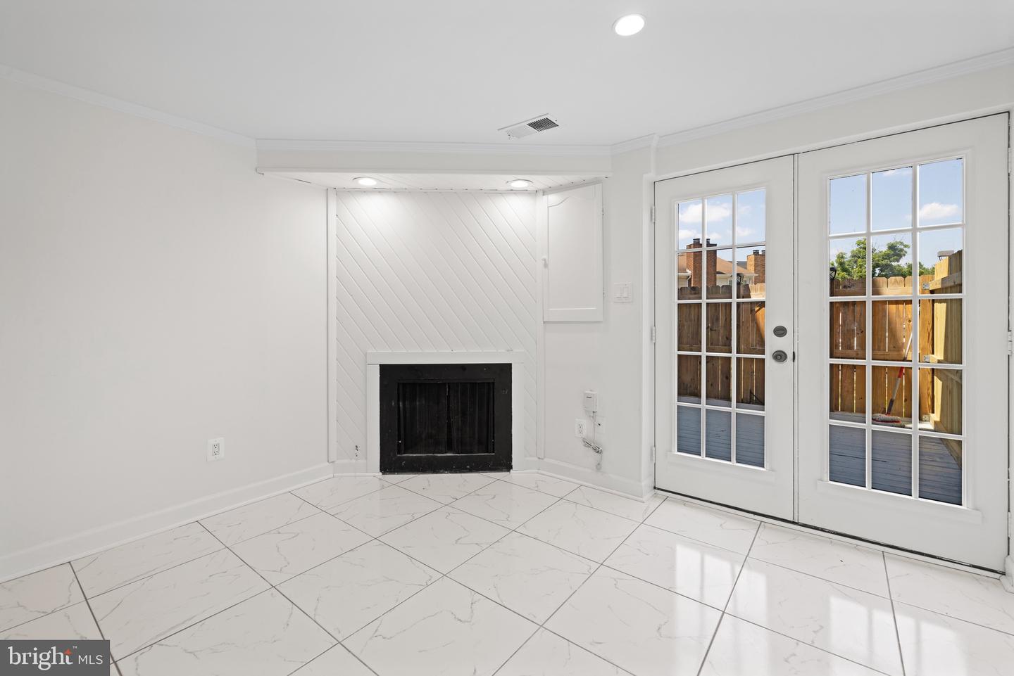 13807 SAUTERNE WAY, CHANTILLY, Virginia 20151, 2 Bedrooms Bedrooms, ,2 BathroomsBathrooms,Residential,For sale,13807 SAUTERNE WAY,VAFX2274198 MLS # VAFX2274198