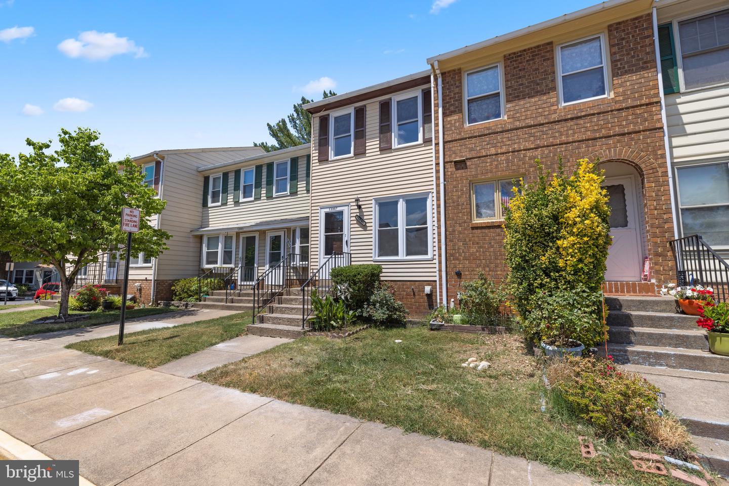 13807 SAUTERNE WAY, CHANTILLY, Virginia 20151, 2 Bedrooms Bedrooms, ,2 BathroomsBathrooms,Residential,For sale,13807 SAUTERNE WAY,VAFX2274198 MLS # VAFX2274198