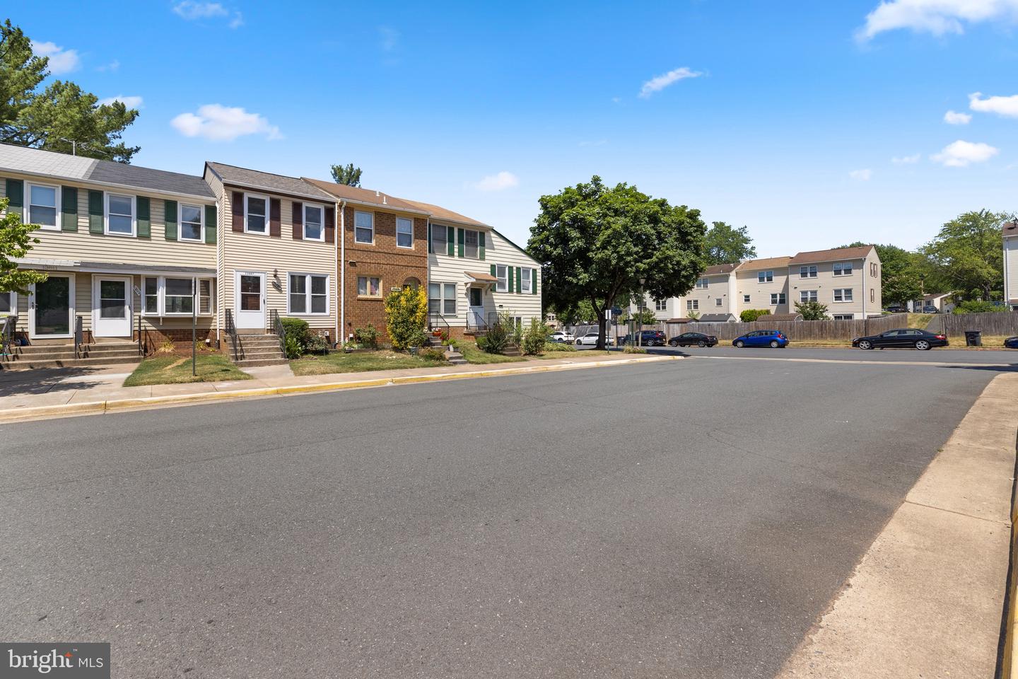 13807 SAUTERNE WAY, CHANTILLY, Virginia 20151, 2 Bedrooms Bedrooms, ,2 BathroomsBathrooms,Residential,For sale,13807 SAUTERNE WAY,VAFX2274198 MLS # VAFX2274198