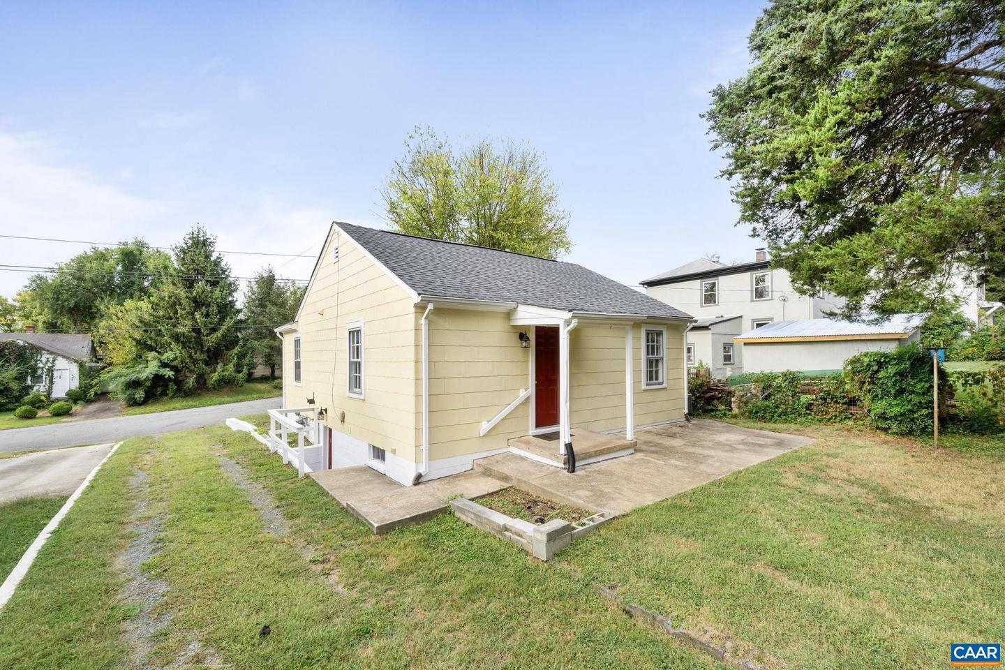 721 BLENHEIM AVE, CHARLOTTESVILLE, Virginia 22902, 2 Bedrooms Bedrooms, ,1 BathroomBathrooms,Residential,For sale,721 BLENHEIM AVE,669946 MLS # 669946