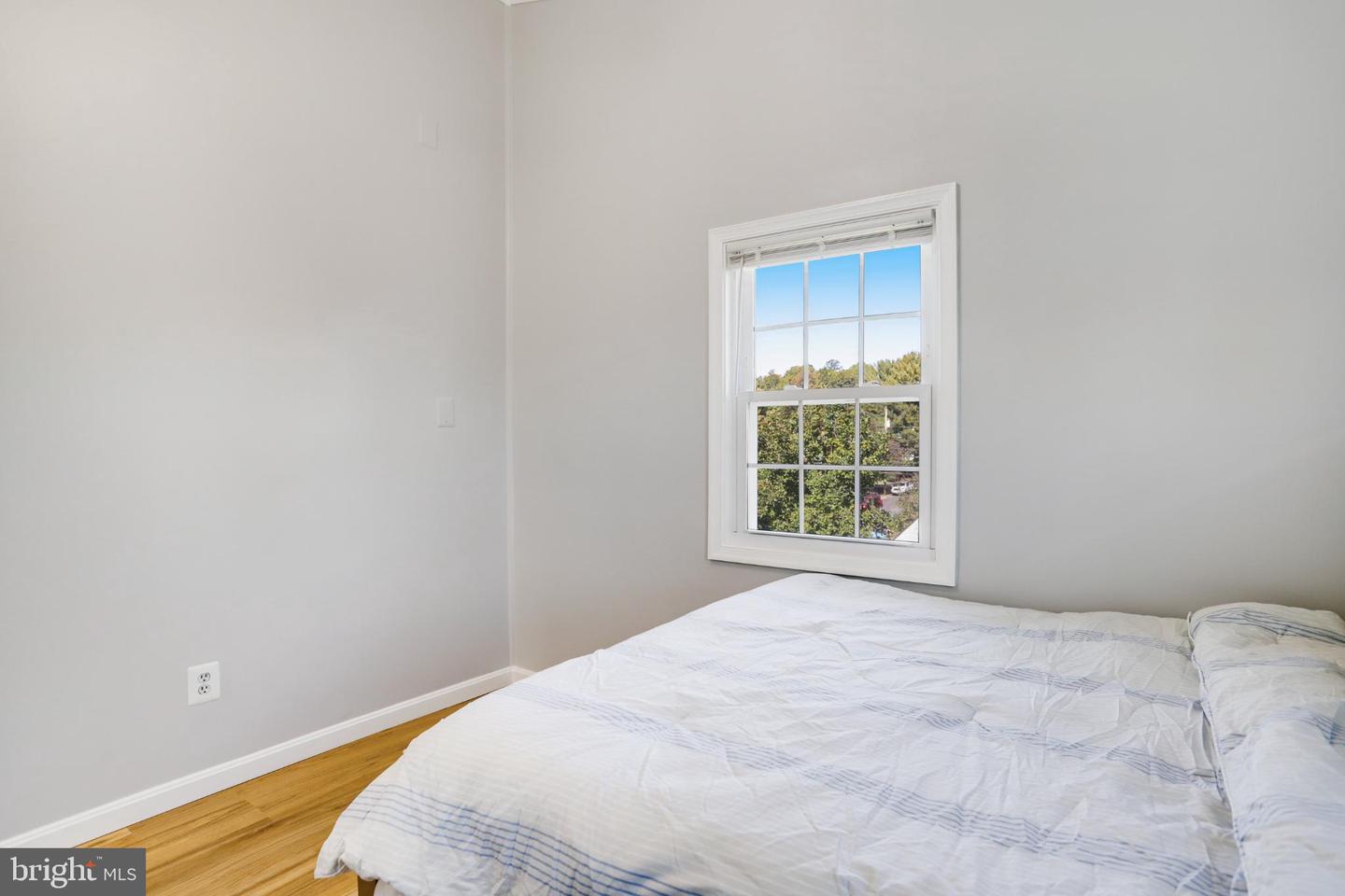 6908 BARRETT, FALLS CHURCH, Virginia 22042, 3 Bedrooms Bedrooms, 8 Rooms Rooms,2 BathroomsBathrooms,Residential,For sale,6908 BARRETT,VAFX2274118 MLS # VAFX2274118