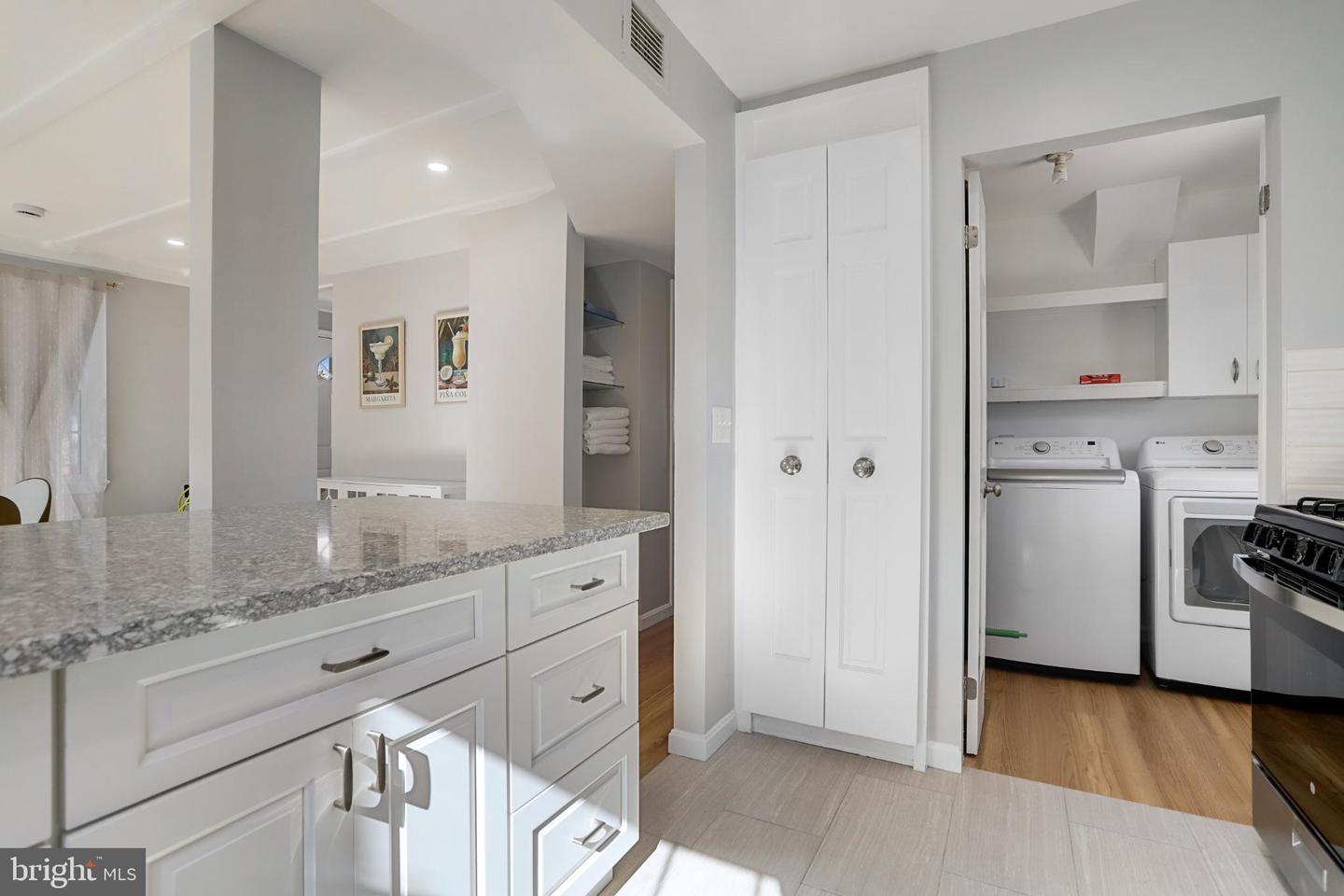 6908 BARRETT, FALLS CHURCH, Virginia 22042, 3 Bedrooms Bedrooms, 8 Rooms Rooms,2 BathroomsBathrooms,Residential,For sale,6908 BARRETT,VAFX2274118 MLS # VAFX2274118