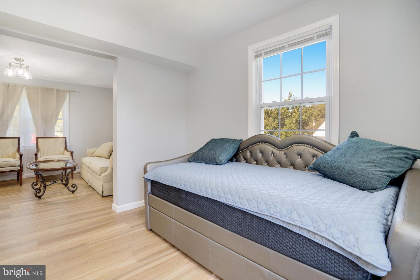 6908 BARRETT, FALLS CHURCH, Virginia 22042, 3 Bedrooms Bedrooms, 8 Rooms Rooms,2 BathroomsBathrooms,Residential,For sale,6908 BARRETT,VAFX2274118 MLS # VAFX2274118