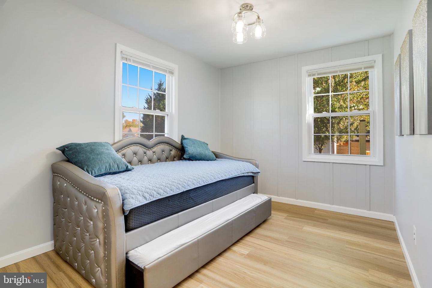 6908 BARRETT, FALLS CHURCH, Virginia 22042, 3 Bedrooms Bedrooms, 8 Rooms Rooms,2 BathroomsBathrooms,Residential,For sale,6908 BARRETT,VAFX2274118 MLS # VAFX2274118