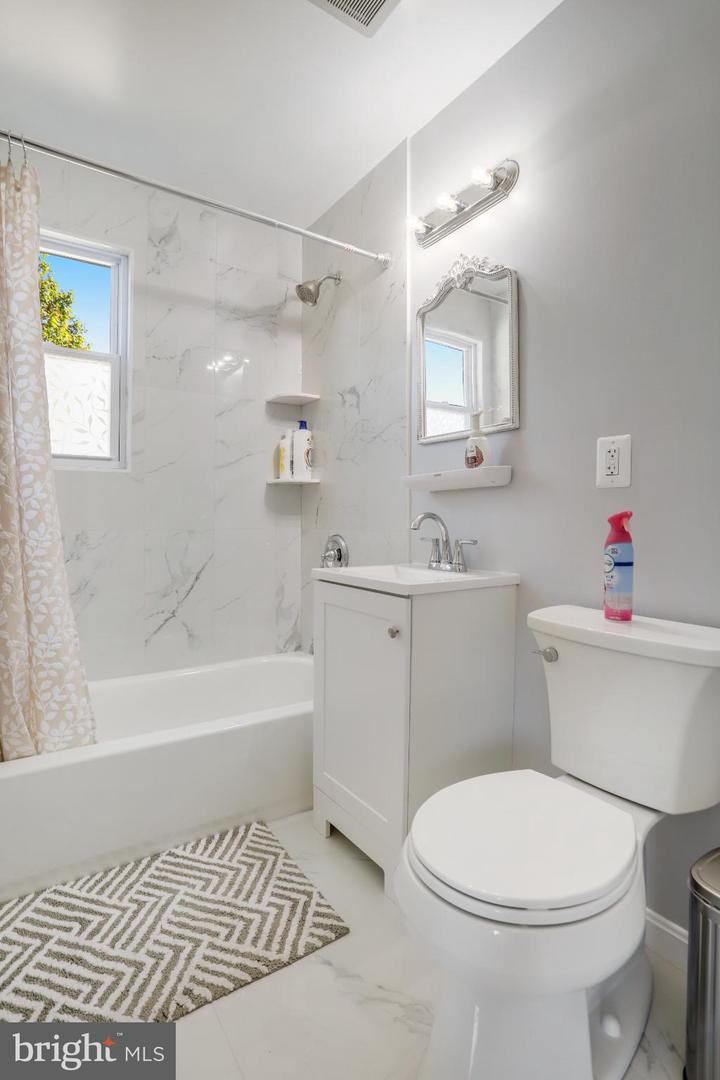 6908 BARRETT, FALLS CHURCH, Virginia 22042, 3 Bedrooms Bedrooms, 8 Rooms Rooms,2 BathroomsBathrooms,Residential,For sale,6908 BARRETT,VAFX2274118 MLS # VAFX2274118