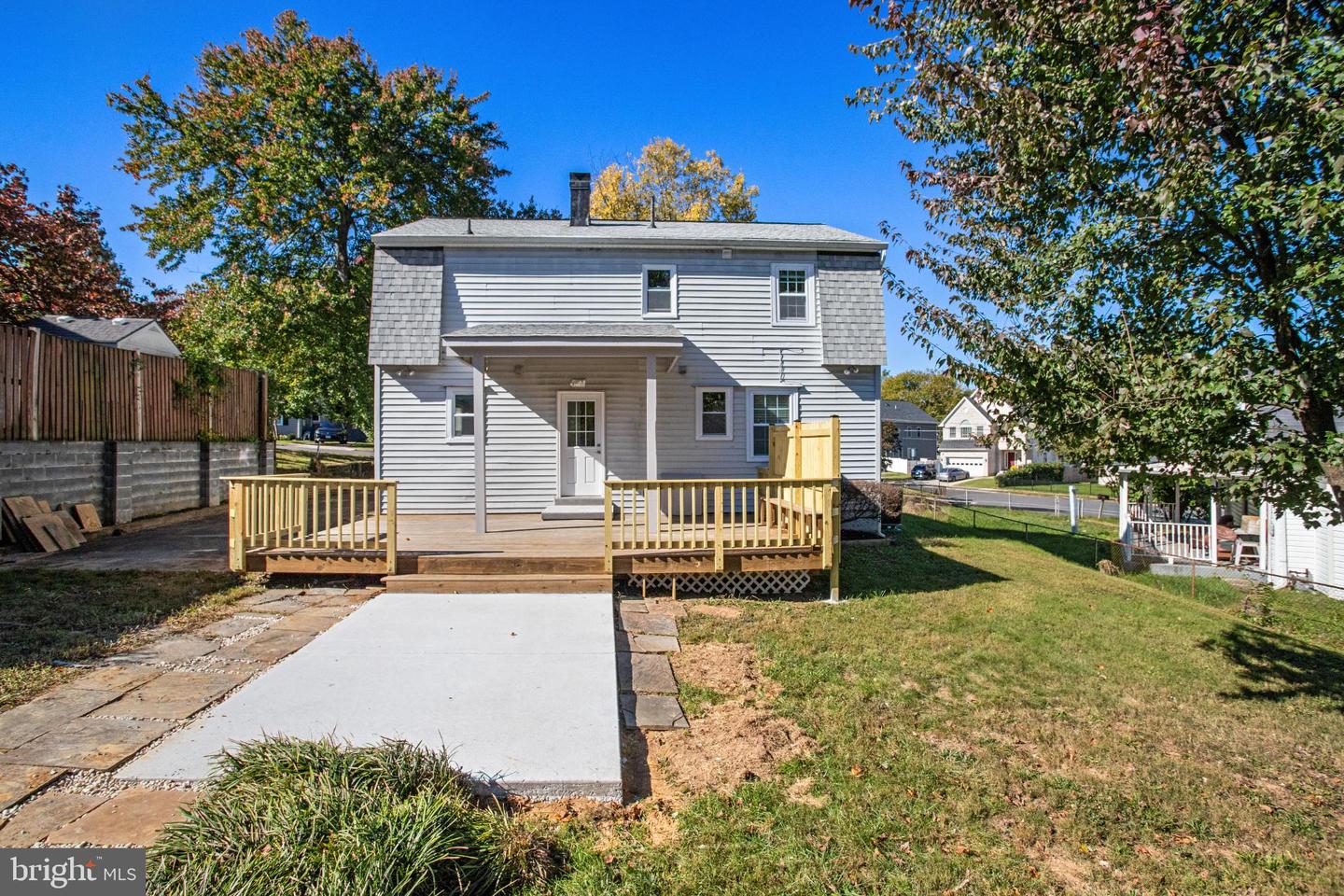 6908 BARRETT, FALLS CHURCH, Virginia 22042, 3 Bedrooms Bedrooms, 8 Rooms Rooms,2 BathroomsBathrooms,Residential,For sale,6908 BARRETT,VAFX2274118 MLS # VAFX2274118