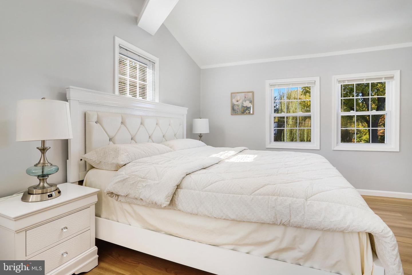 6908 BARRETT, FALLS CHURCH, Virginia 22042, 3 Bedrooms Bedrooms, 8 Rooms Rooms,2 BathroomsBathrooms,Residential,For sale,6908 BARRETT,VAFX2274118 MLS # VAFX2274118