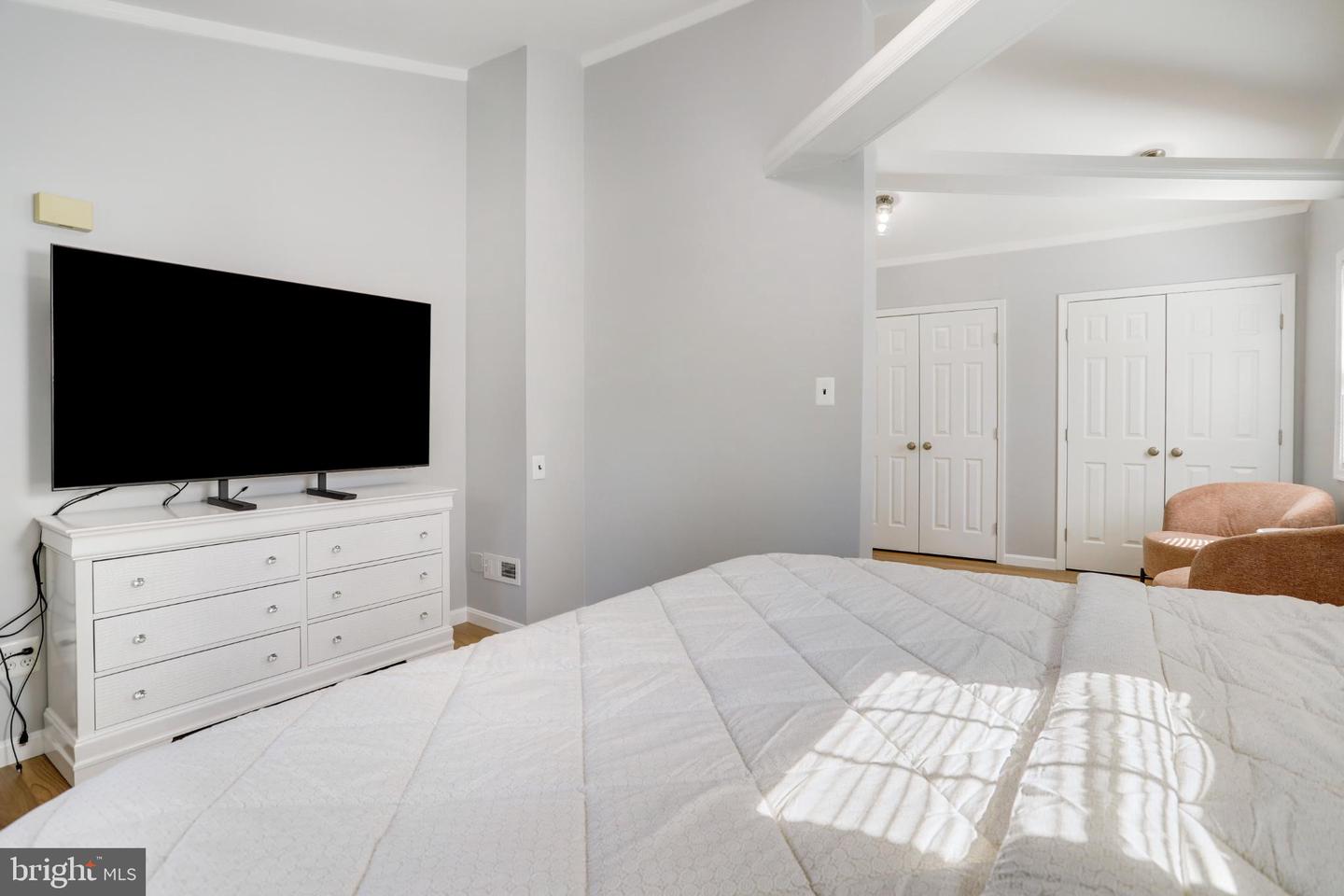 6908 BARRETT, FALLS CHURCH, Virginia 22042, 3 Bedrooms Bedrooms, 8 Rooms Rooms,2 BathroomsBathrooms,Residential,For sale,6908 BARRETT,VAFX2274118 MLS # VAFX2274118