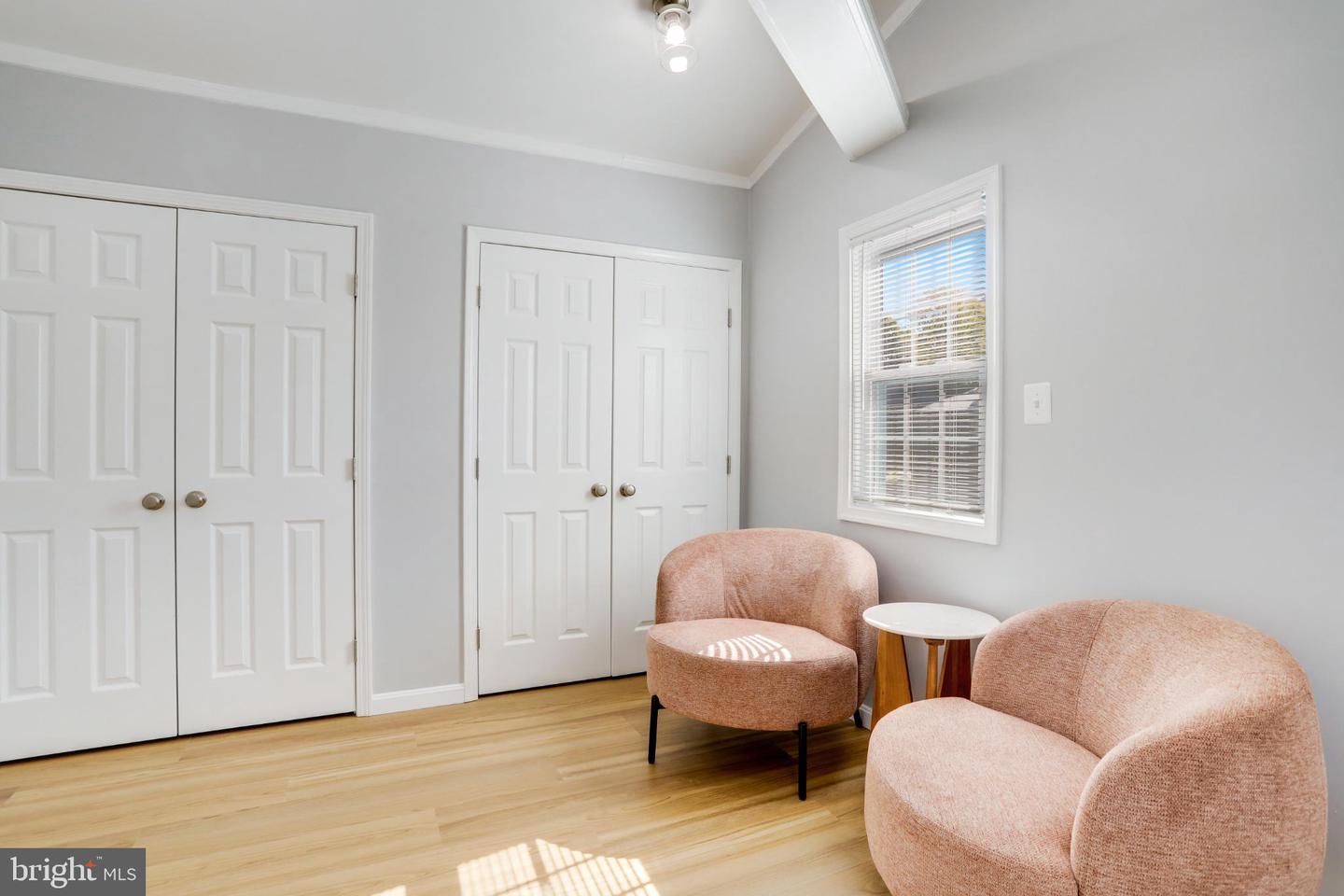 6908 BARRETT, FALLS CHURCH, Virginia 22042, 3 Bedrooms Bedrooms, 8 Rooms Rooms,2 BathroomsBathrooms,Residential,For sale,6908 BARRETT,VAFX2274118 MLS # VAFX2274118