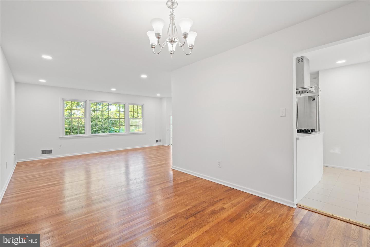 8531 MOUNT VERNON HWY, ALEXANDRIA, Virginia 22309, 5 Bedrooms Bedrooms, ,3 BathroomsBathrooms,Residential,For sale,8531 MOUNT VERNON HWY,VAFX2274124 MLS # VAFX2274124