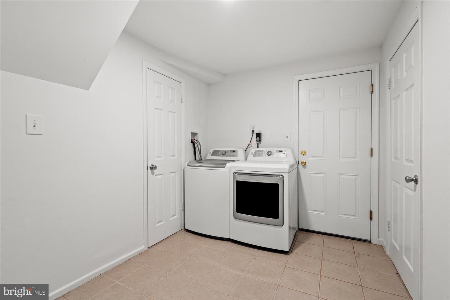 8531 MOUNT VERNON HWY, ALEXANDRIA, Virginia 22309, 5 Bedrooms Bedrooms, ,3 BathroomsBathrooms,Residential,For sale,8531 MOUNT VERNON HWY,VAFX2274124 MLS # VAFX2274124