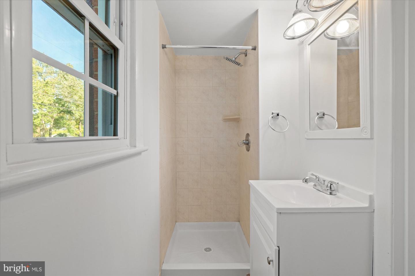 8531 MOUNT VERNON HWY, ALEXANDRIA, Virginia 22309, 5 Bedrooms Bedrooms, ,3 BathroomsBathrooms,Residential,For sale,8531 MOUNT VERNON HWY,VAFX2274124 MLS # VAFX2274124
