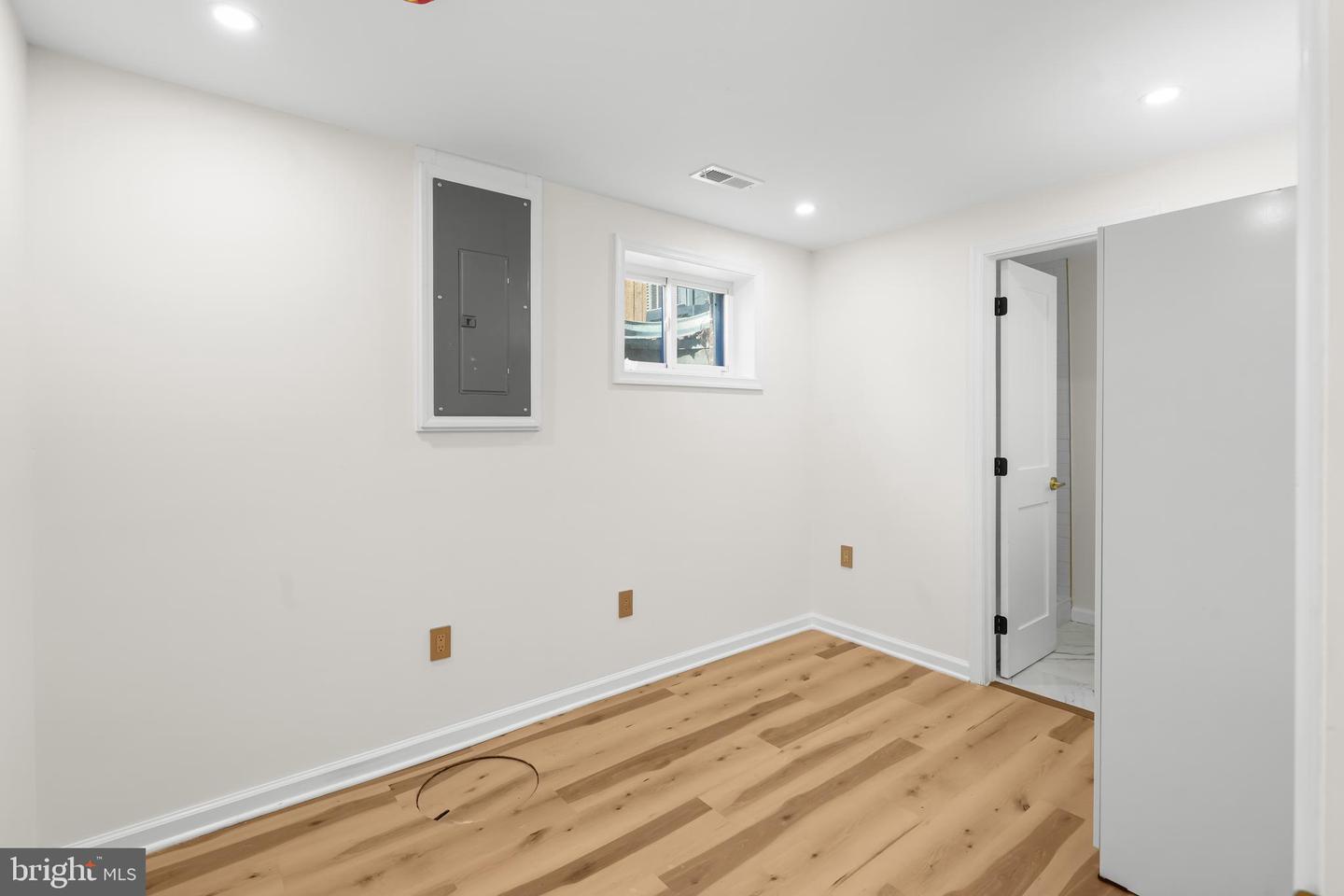700 CHESAPEAKE ST SE, WASHINGTON, District Of Columbia 20032, 4 Bedrooms Bedrooms, ,2 BathroomsBathrooms,Residential,For sale,700 CHESAPEAKE ST SE,DCDC2226894 MLS # DCDC2226894