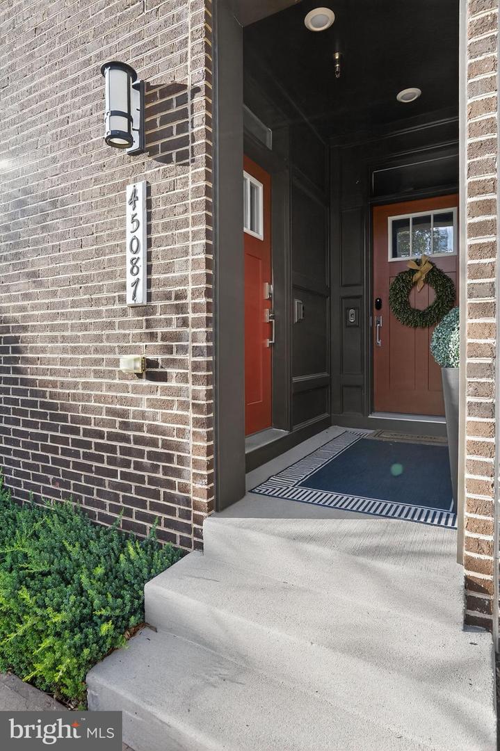45087 CAPPAMORE TER, STERLING, Virginia 20166, 3 Bedrooms Bedrooms, ,2 BathroomsBathrooms,Residential,For sale,45087 CAPPAMORE TER,VALO2108820 MLS # VALO2108820