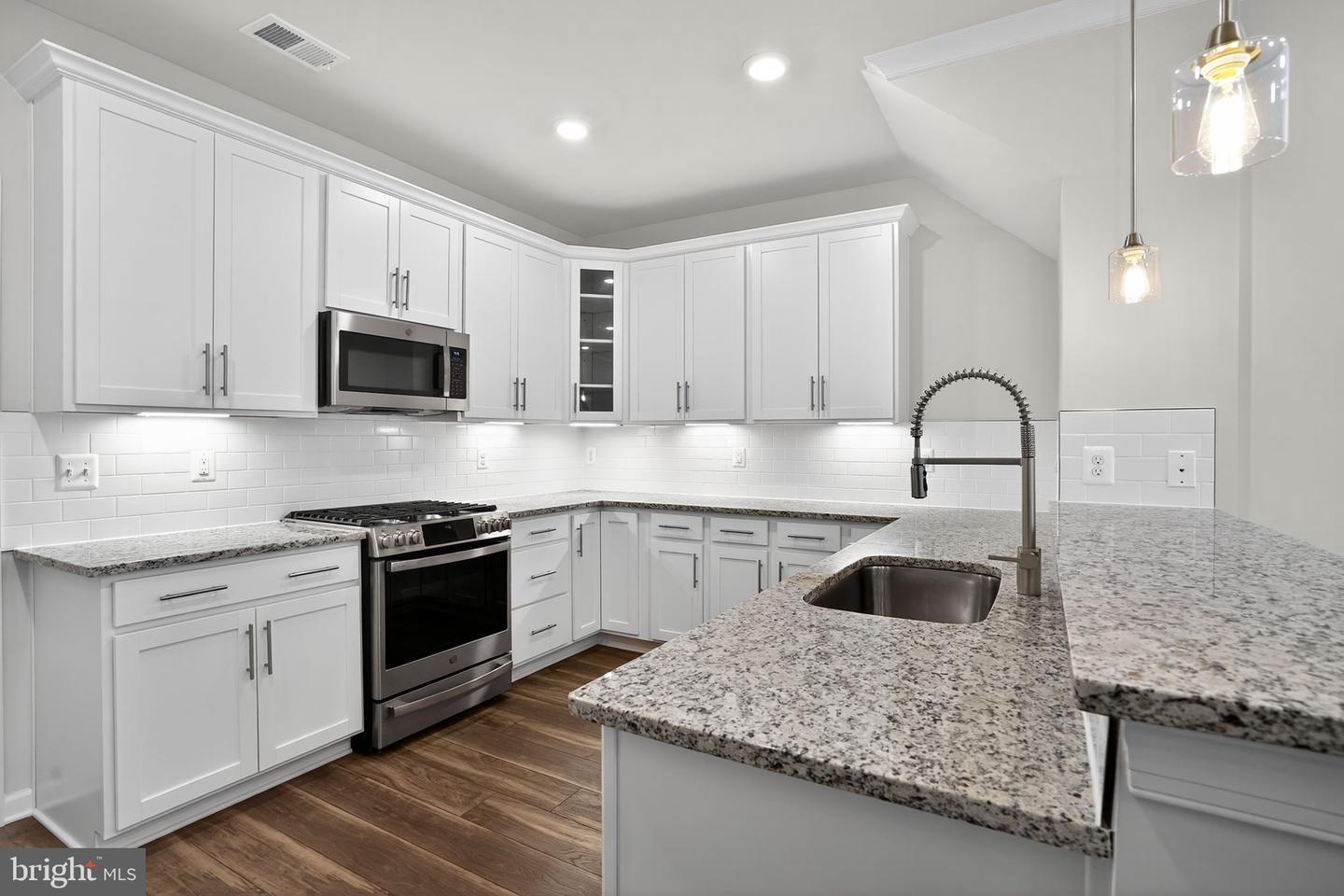 45087 CAPPAMORE TER, STERLING, Virginia 20166, 3 Bedrooms Bedrooms, ,2 BathroomsBathrooms,Residential,For sale,45087 CAPPAMORE TER,VALO2108820 MLS # VALO2108820