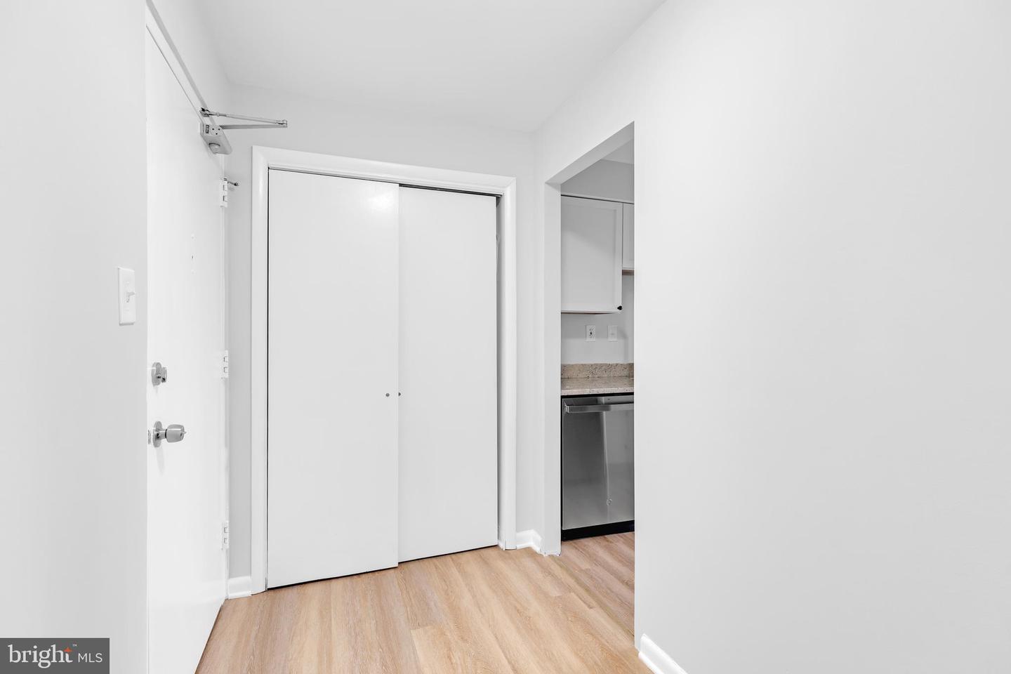 4201 CHERRY HILL RD #504, ARLINGTON, Virginia 22207, 1 Bedroom Bedrooms, ,1 BathroomBathrooms,Residential,For sale,4201 CHERRY HILL RD #504,VAAR2064866 MLS # VAAR2064866