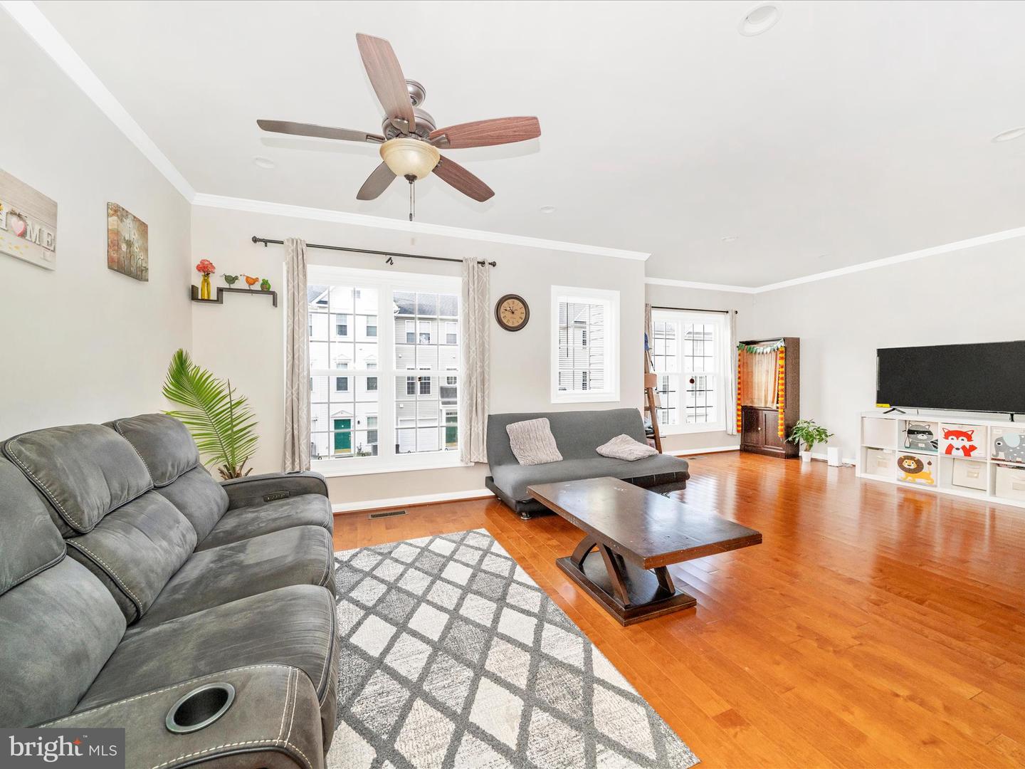 2522 LOGAN WOOD DR, HERNDON, Virginia 20171, 2 Bedrooms Bedrooms, ,2 BathroomsBathrooms,Residential,For sale,2522 LOGAN WOOD DR,VAFX2274168 MLS # VAFX2274168