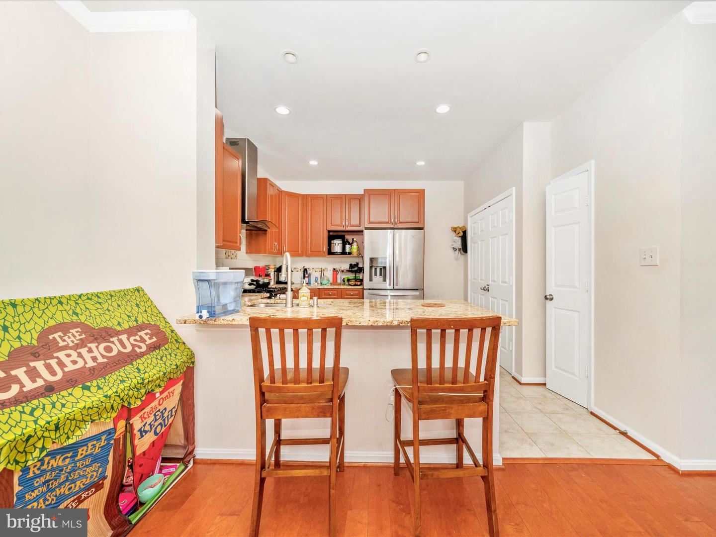 2522 LOGAN WOOD DR, HERNDON, Virginia 20171, 2 Bedrooms Bedrooms, ,2 BathroomsBathrooms,Residential,For sale,2522 LOGAN WOOD DR,VAFX2274168 MLS # VAFX2274168