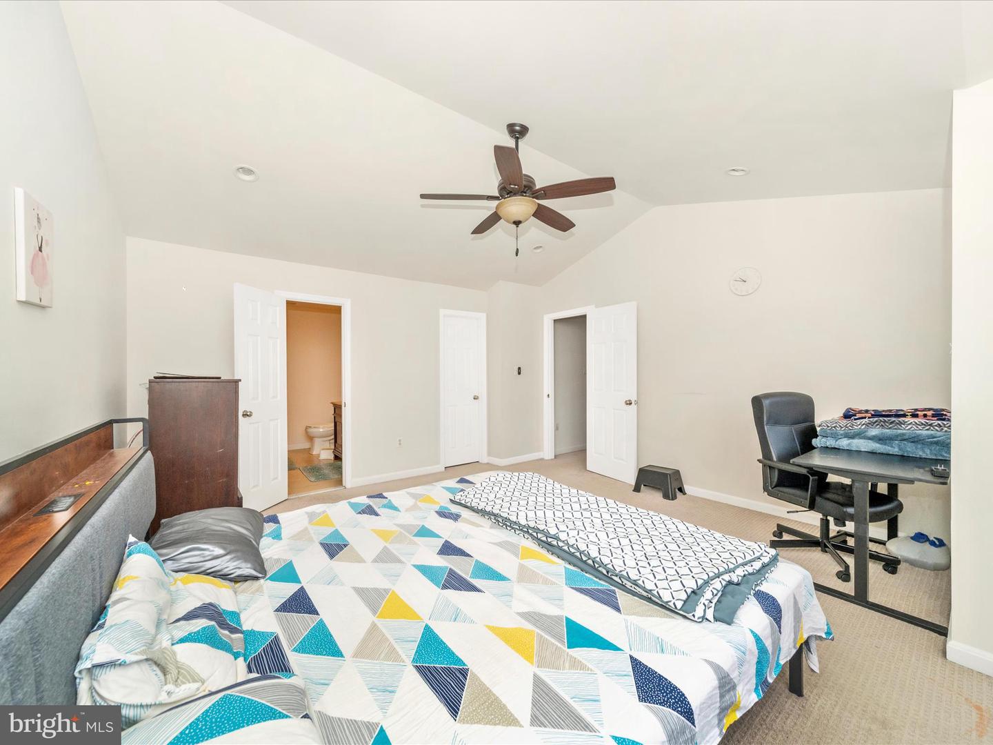 2522 LOGAN WOOD DR, HERNDON, Virginia 20171, 2 Bedrooms Bedrooms, ,2 BathroomsBathrooms,Residential,For sale,2522 LOGAN WOOD DR,VAFX2274168 MLS # VAFX2274168