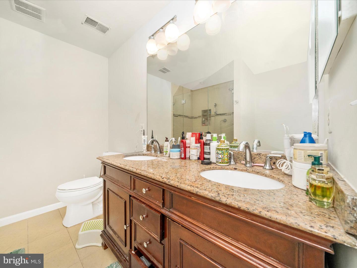 2522 LOGAN WOOD DR, HERNDON, Virginia 20171, 2 Bedrooms Bedrooms, ,2 BathroomsBathrooms,Residential,For sale,2522 LOGAN WOOD DR,VAFX2274168 MLS # VAFX2274168