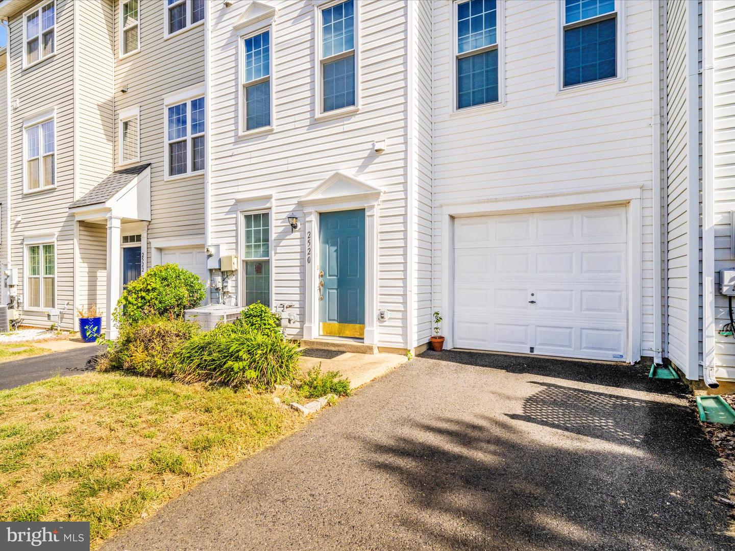 2522 LOGAN WOOD DR, HERNDON, Virginia 20171, 2 Bedrooms Bedrooms, ,2 BathroomsBathrooms,Residential,For sale,2522 LOGAN WOOD DR,VAFX2274168 MLS # VAFX2274168
