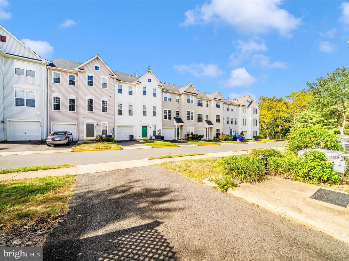 2522 LOGAN WOOD DR, HERNDON, Virginia 20171, 2 Bedrooms Bedrooms, ,2 BathroomsBathrooms,Residential,For sale,2522 LOGAN WOOD DR,VAFX2274168 MLS # VAFX2274168