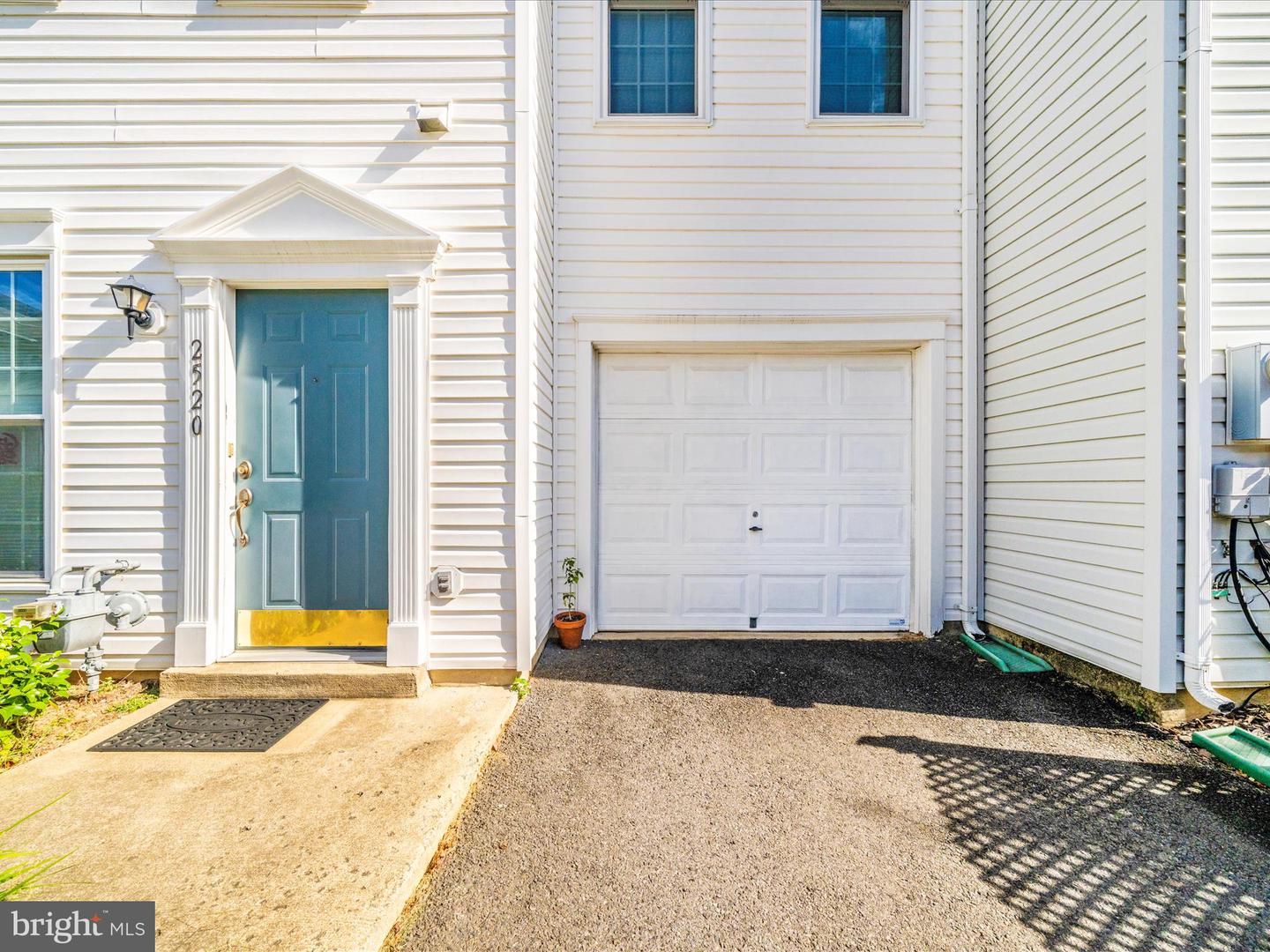 2522 LOGAN WOOD DR, HERNDON, Virginia 20171, 2 Bedrooms Bedrooms, ,2 BathroomsBathrooms,Residential,For sale,2522 LOGAN WOOD DR,VAFX2274168 MLS # VAFX2274168